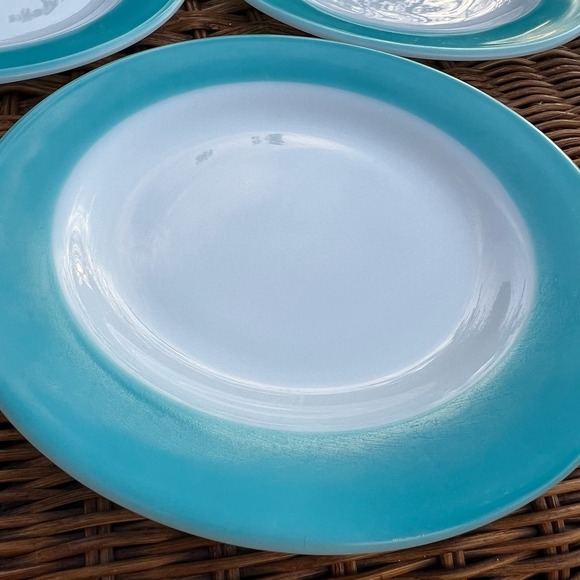 Set 3 Vintage Pyrex 8" Turquoise Milk Glass Luncheon Salad Plates Milk Glass USA - Picture 3 of 7